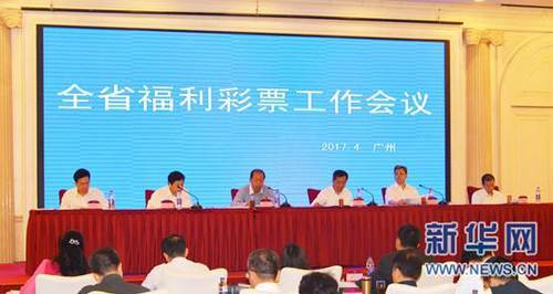 表白独自一人是女儿的朋友